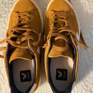VEJA  Campo Camel Suede Size 7 Shoe